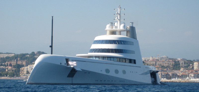 Illustration for article titled Giga-Yacht A Probably Is Spectra's Mobile Headquarters
